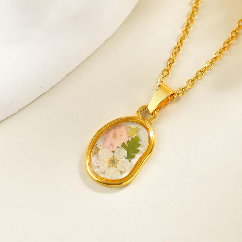 Dried Flowers Pendant Necklace for Women,Resin Geometric Dry Flower Necklaces,Stainless Steel Charms Jewelry Gift