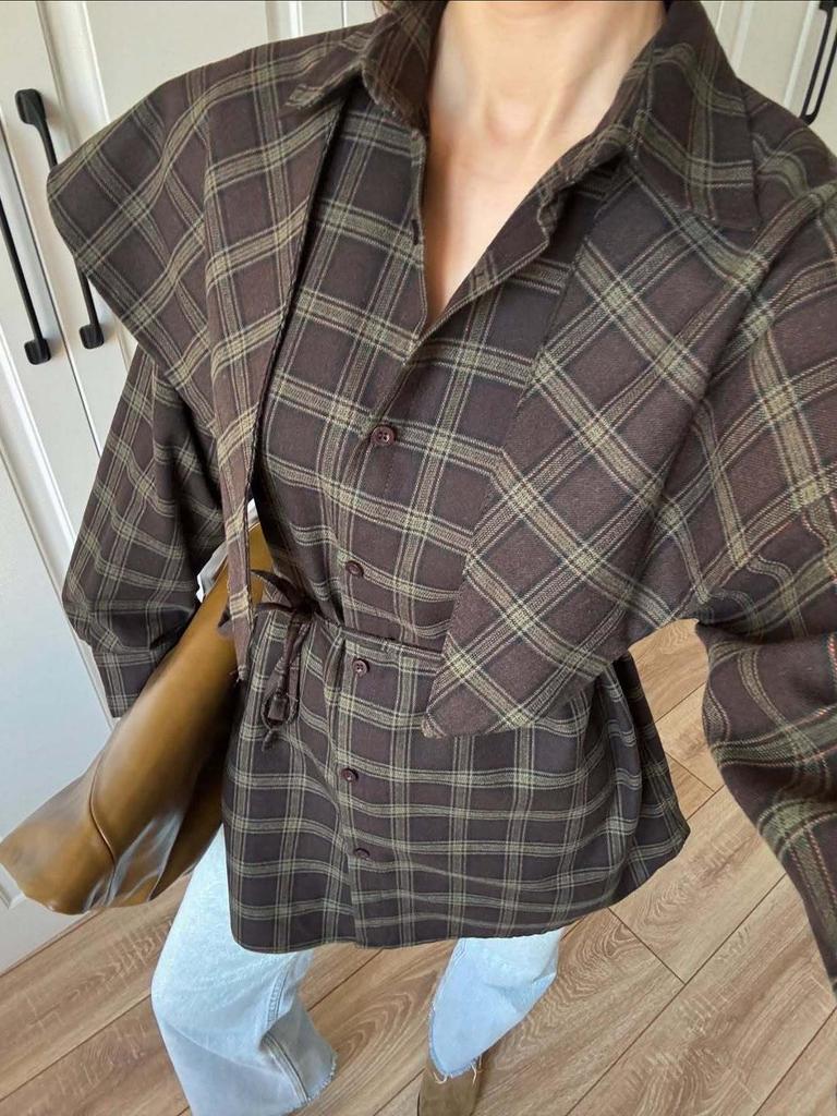 Ensemble chemise à carreaux et châle pour femmes européennes et américaines 2026: Mode Trois-en-un à Manches Longues avec Taille à Nouer.