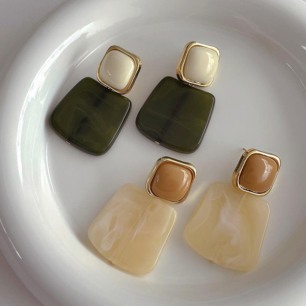 Niche Design Irregular Square Resin Earrings with S925 Silver Needle - Geometric Retro Color Block Dangle for Versatile Styling.