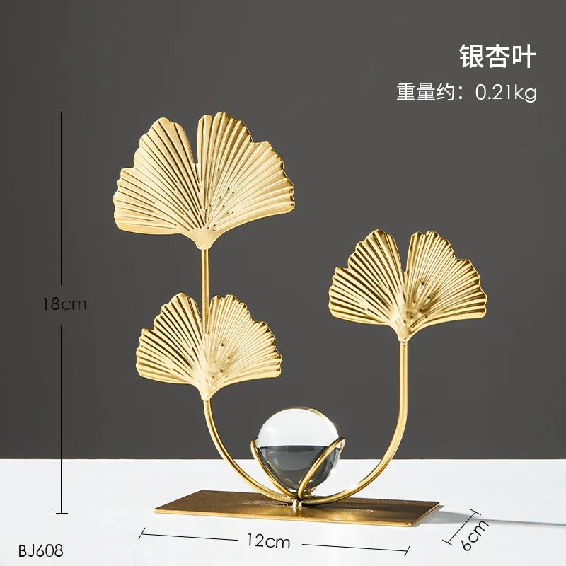 Golden Ginkgo Leaf Crafts Crystal Ball Ornaments Light Luxury Living Room Home Decor Metal Handicrafts Decoration Metal Crafts