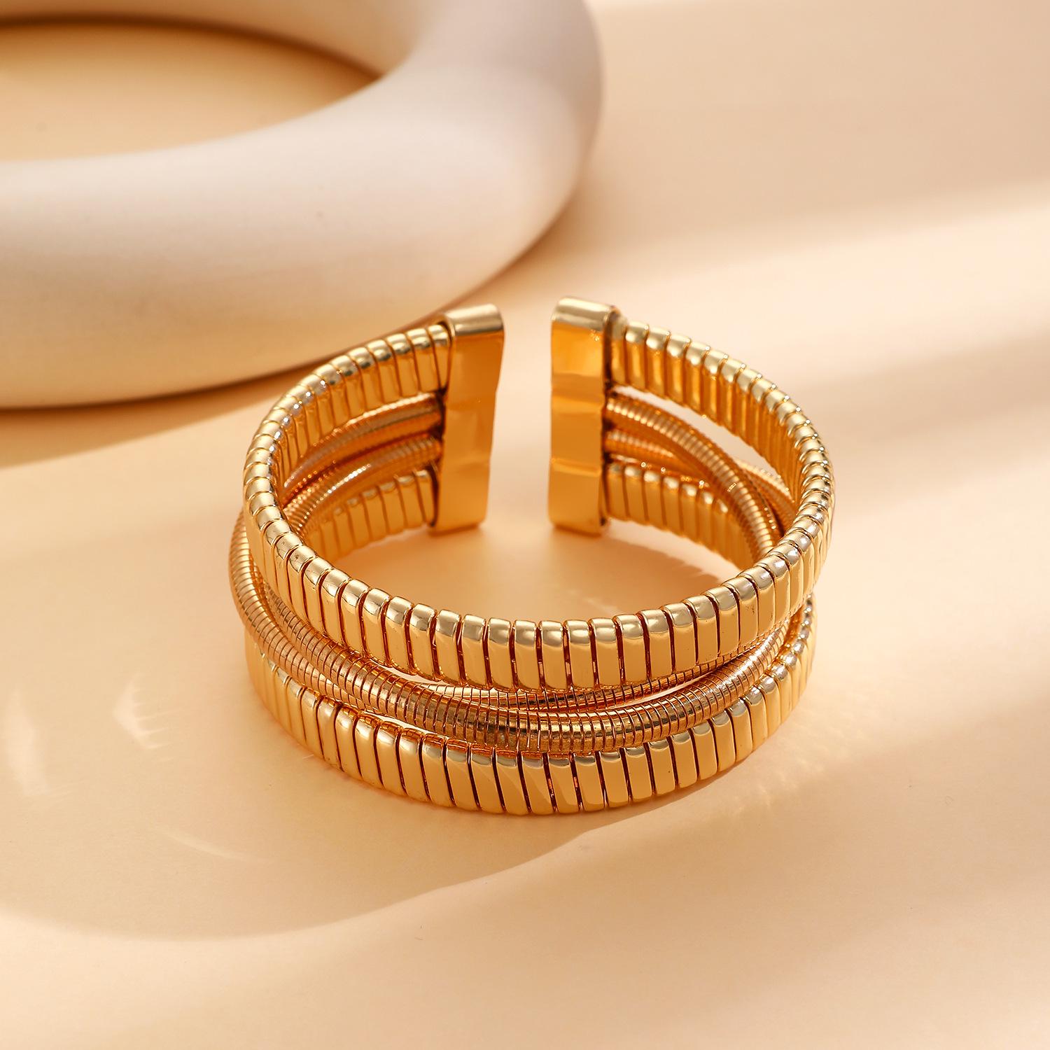 Европейский и американский широкий пружинный браслет: Женский геометрический браслет-цепочка  Змеиная кость