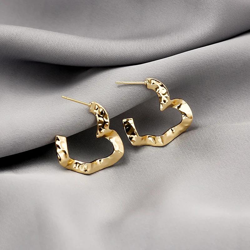 Gold Color Metal Heart Stud Earrings for Women Uneven Unique Geometric Statement Female Fashion Ear Jewelry Party Accessories