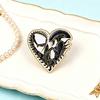 Sci-fi Lovers Brooch Love Heart Aliens Badge Brooch, Shape Enamel Lapel Pin, Clothing Clothes Decorative Pin Accessories for Daily Wear Parties Dates,