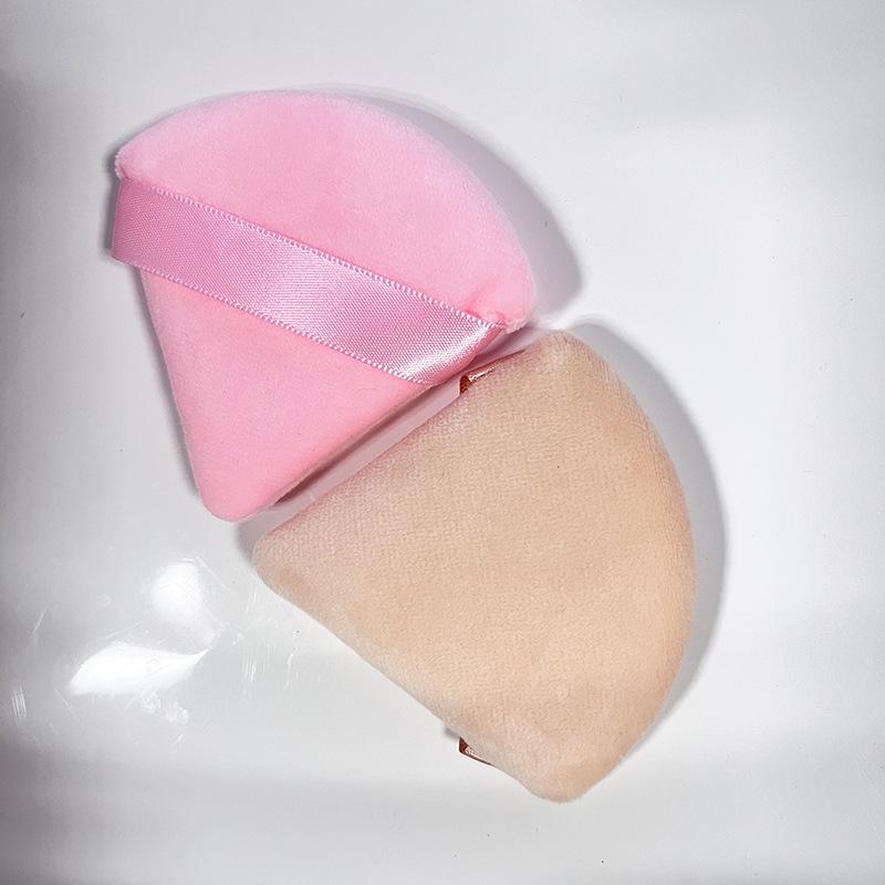 Velký trojúhelníkový sametový pudrový aplikátor na make-up - Super měkký, houbička na sypký pudr, V balení vějířovitá houbička