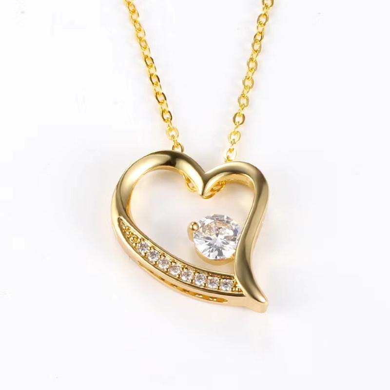 GemChic Women's Pendant Necklace Women Fashion Simple Design Sense Gift Zircon Heart Pendant Birthday Christmas Jewelry Gift