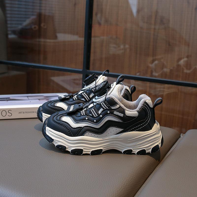 Girls' fleece sneakers 2025 autumn and winter children's knob buckle medium old children's dad shoes non-slip soft sole fleece warm