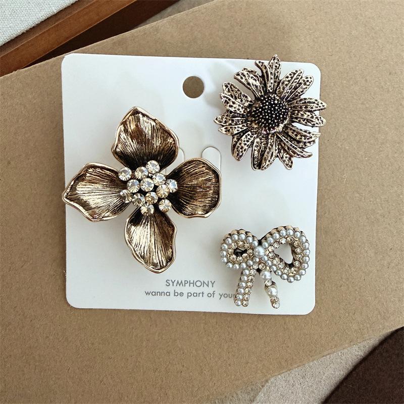 Vintage Distressed Brooch Set: Coco Style Corsage Pin Collection