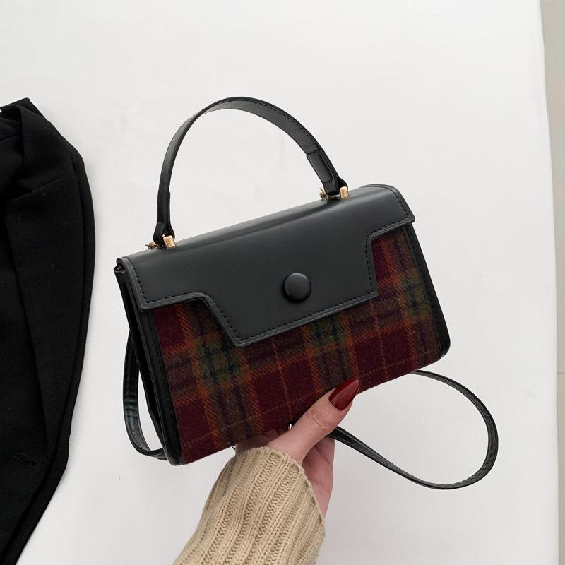 Casual Commuter Messenger Bag Korean Version Personalized Small Square Bag 2025 Winter New Bag Women's Fashion Simple Shoulder Bag
