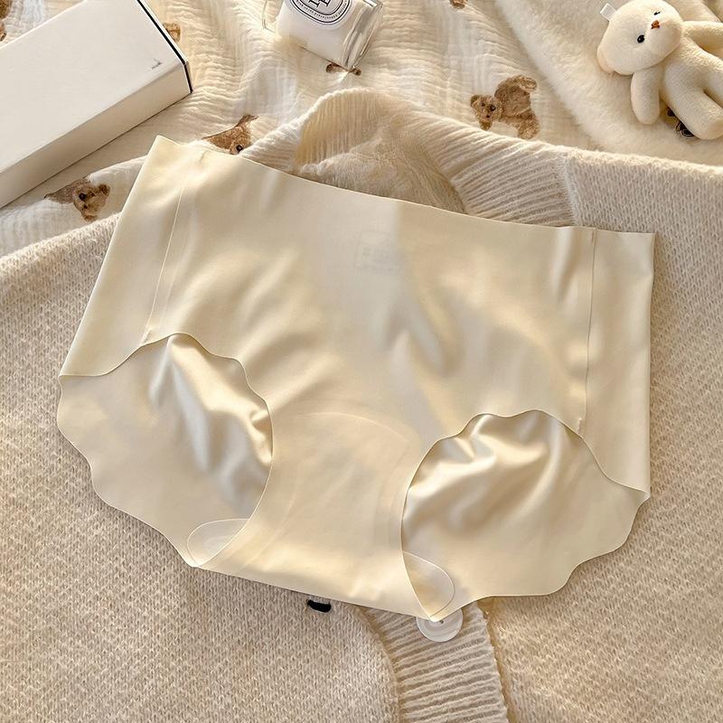 Women's Spring and Summer Camellia Fragrance Milk Skin 10A Antibacterial Extended Crotch Ice Silk No Trace Briefs