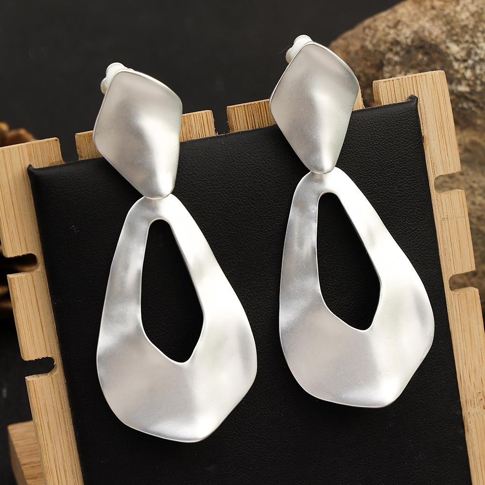 Hyperbole Vintage Matte Gold Irregular Teardrop Long Clip On Earrings for Women Statement Non Pierced Earrings Jewelry