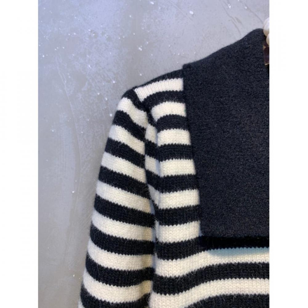C S In The Room Sweet Stripe Button Collar Knit 2Color