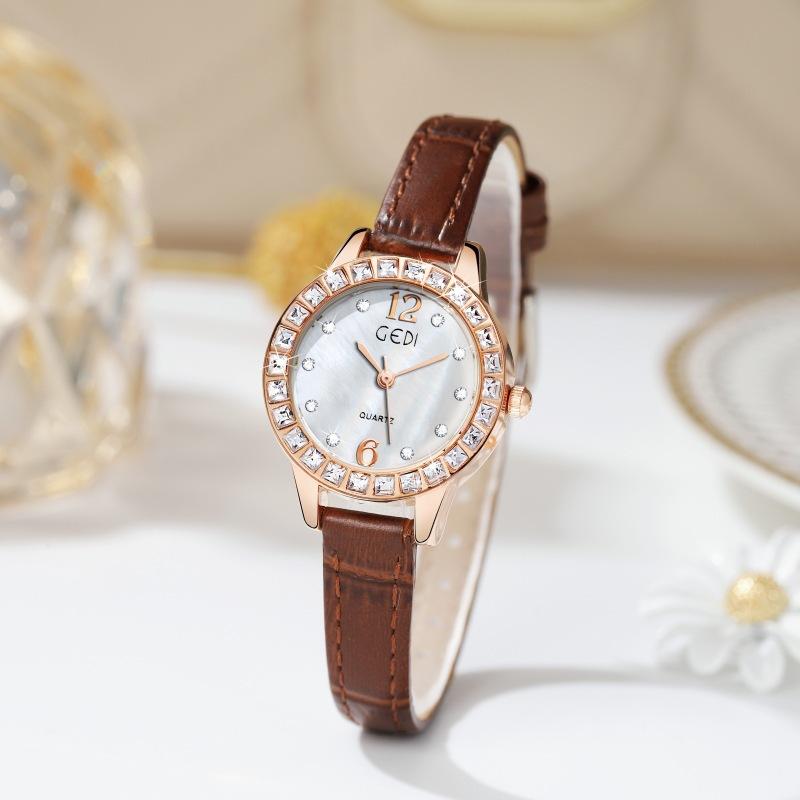 Ladies Light Luxury Fritillary Dial Gypsy Star High Value Student Quartz Waterproof Belt Watch