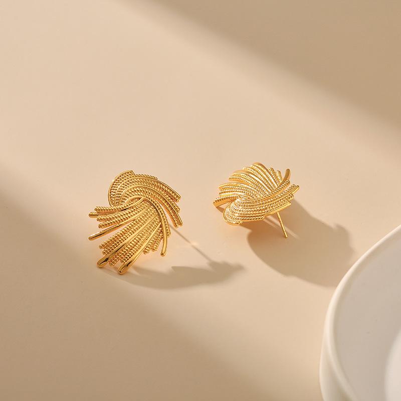 Geometric Irregular Swirl Design Twisted Earrings Silver Needle French Retro Special-shaped Earrings