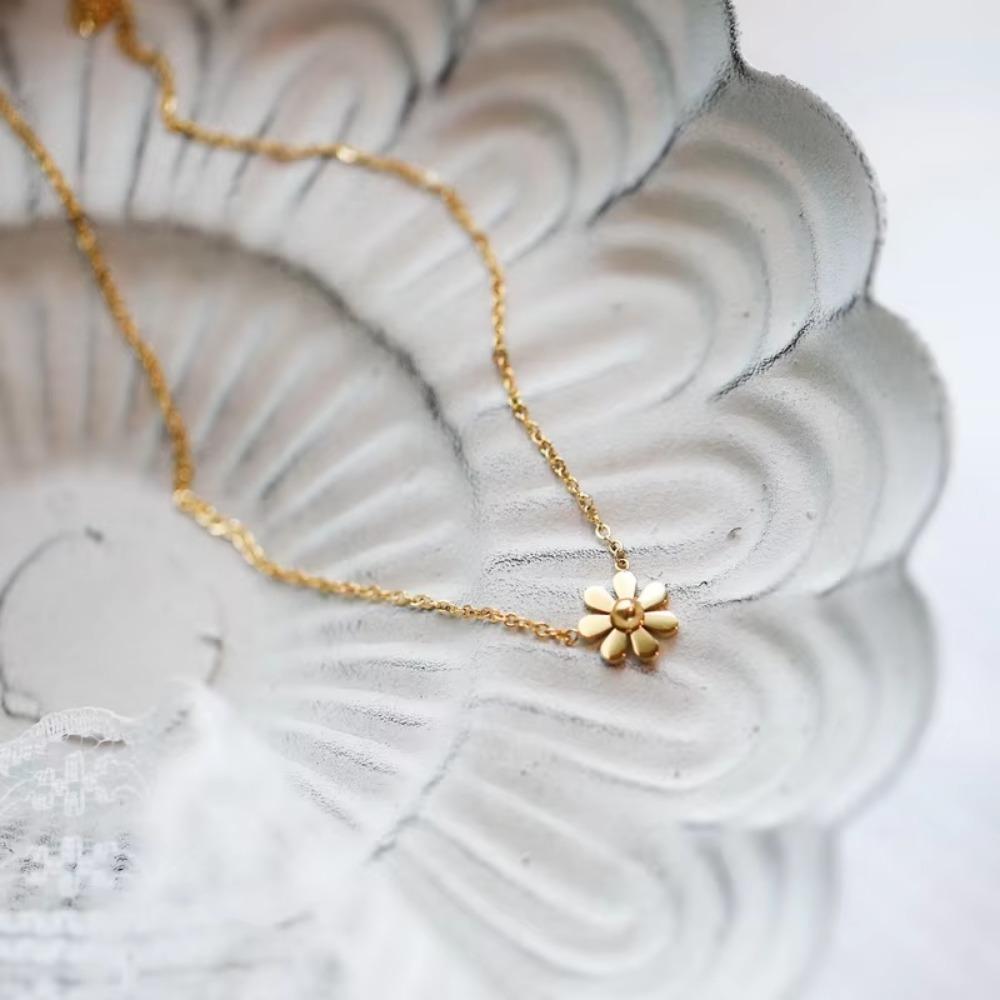 Classic Gold Color Stainless Steel Small Daisy Flower Pendant Necklace for Women Charm Sunflower Collar Earring Jewelry Set Gift
