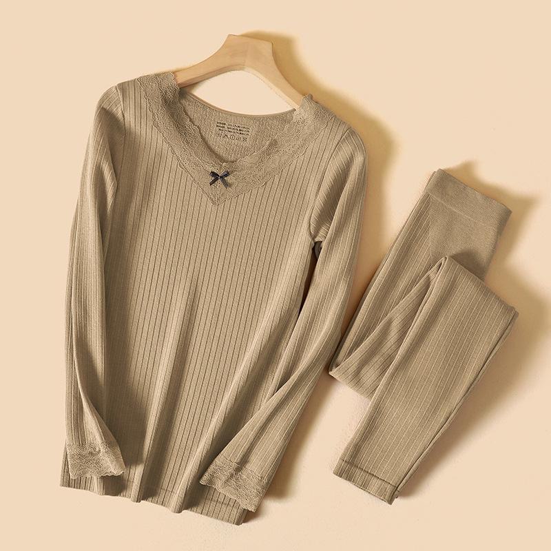 

Женский термокомплект из кружевного бархата с V-образным вырезом - Коллекция Осень/Зима One size [80-130 catties]