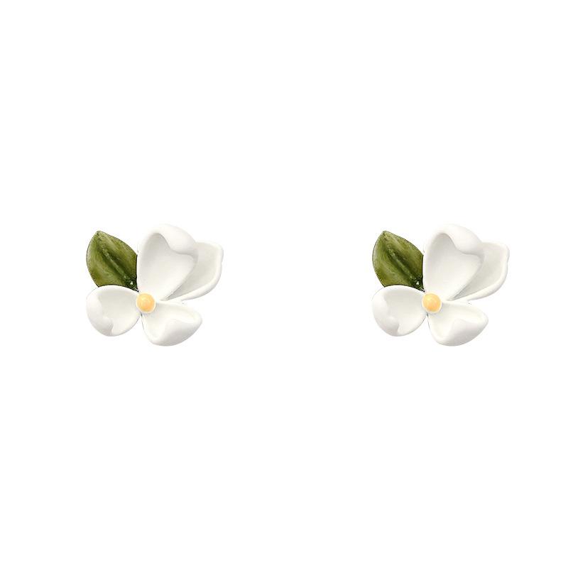 Spring and Summer Light and Fresh Flower-shaped Earrings for Women, Small and Exclusive, with A Sophisticated and Elegant Feel. Ear Ornaments.