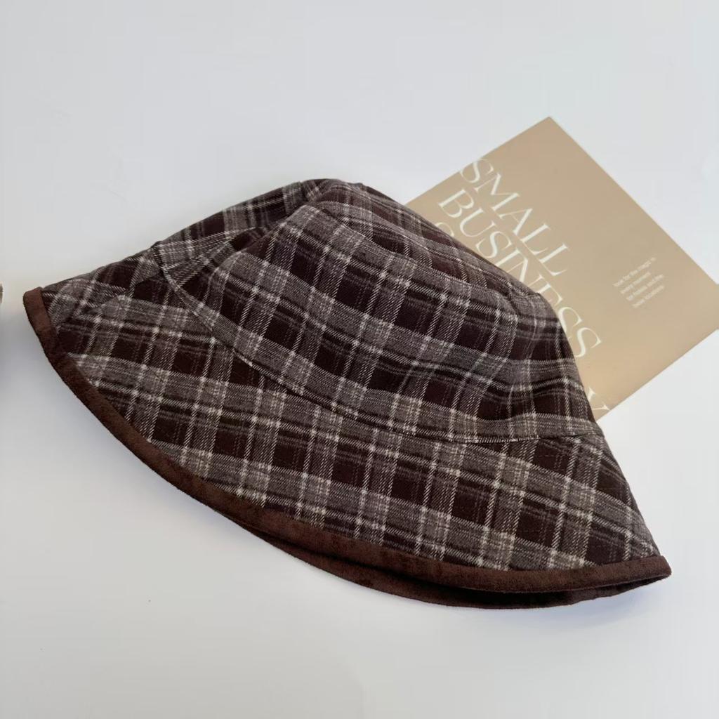 Designer Suede Bucket Hat Women's Winter Warm and Cold Ear Protector Basin Hat Double-sided Plaid Versatile Bucket Hat