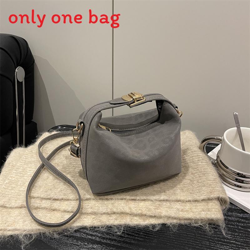 Fashionable Womens Crossbody Bucket Bag Made Of Pu For Casual Outings