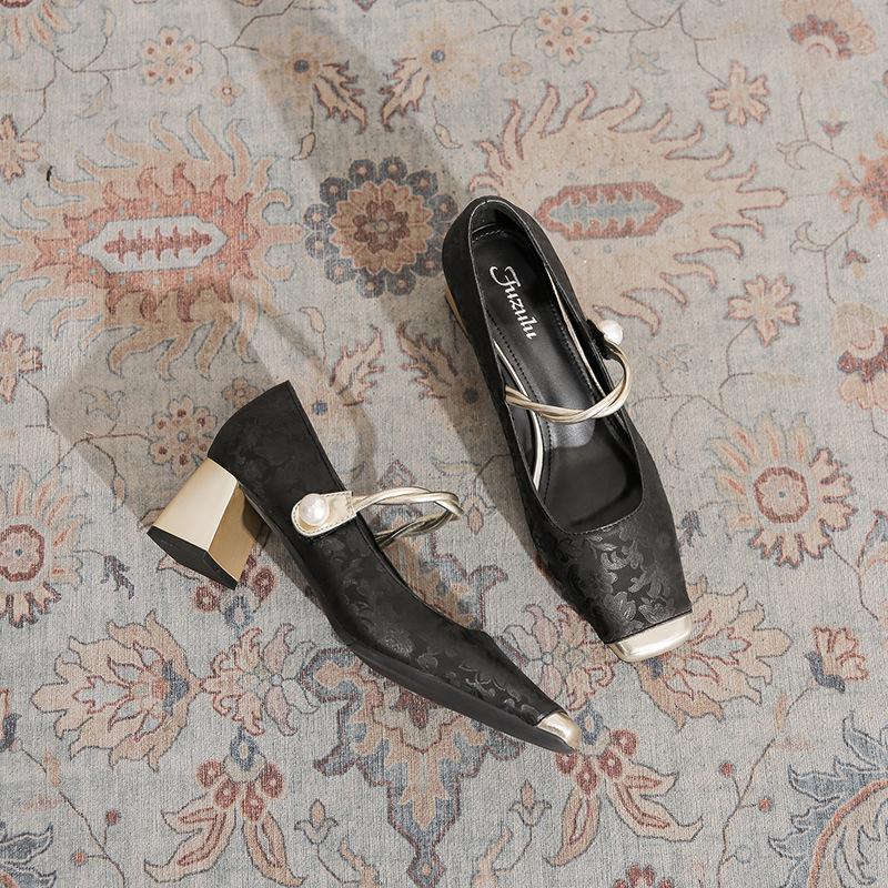 6368-13 Chinese style light luxury embossed silk medium heel single shoes women's 2025 metal square head one-word strap high heels