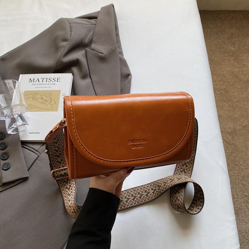 Simple Retro Fashion Trend Versatile Casual Wide Shoulder Strap Comfortable Shoulder Messenger Bag Small Square Bag Women's Bag