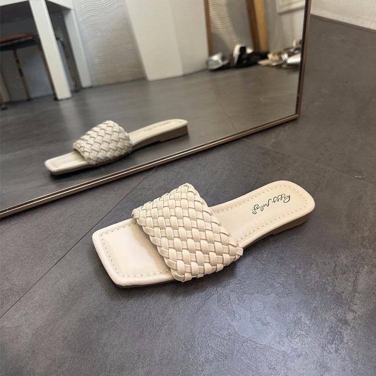 One-word Slippers Women Wear Flat-bottomed French Feeling In Summer 2025 Thai Sandals Women Beach Beach Vacation