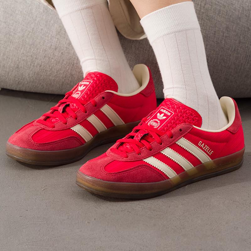Adidas Women s GAZELLE Low-Top Shoes 40