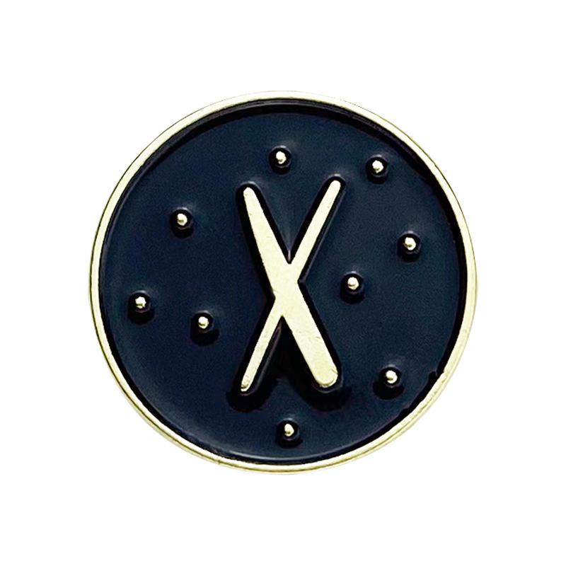 A-Z 26 Letters Initial Brooch Women English Alphabet Brooch Pin Round Badge Corsage Unisex Collar Jewelry Clothes Bag Decor Gift