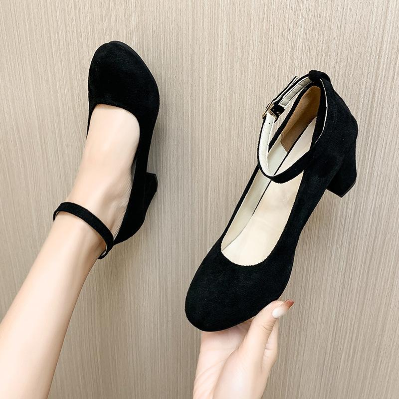 

Женские туфли на высоком каблуке весна и осень новая мода ремешок с пряжкой на одно слово толстый каблук одинарные туфли замшевые свадебные туфли для тоста туфли невесты 35 чёрный