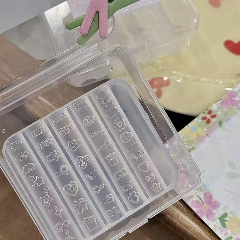 3D-Nagelkunst-Dekorationen Bär Hase Silikon-Schnitzform UV-Gel-Lack Schablonen für Stamping Relief Schleife DIY-Design Nagelanhänger