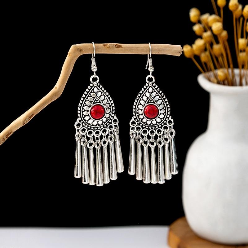 Bohemian fringed turquoise earrings, retro few earrings, personalized temperament earrings.