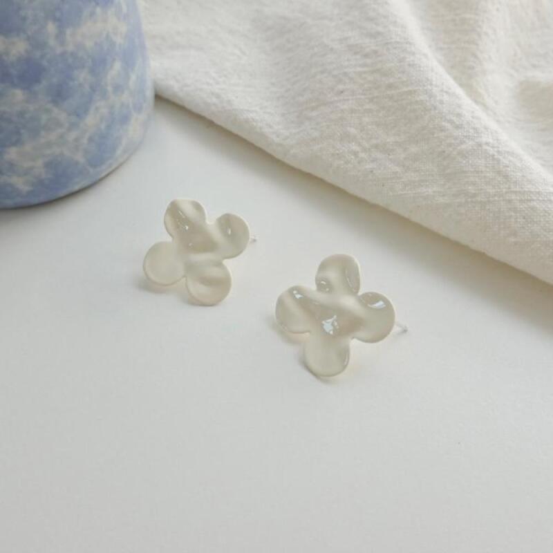 

Mercub primary color women s four-leaf clover kitsch look summer earrings white