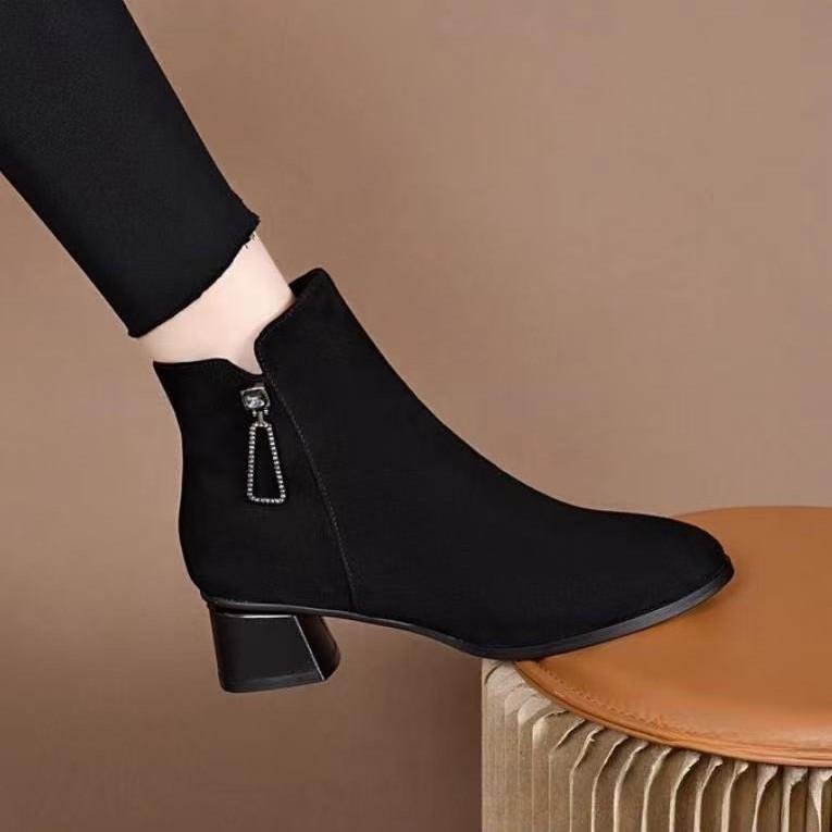 Retro thick heel velvet warm Martin boots autumn and winter new British style fashion versatile high heel short boots
