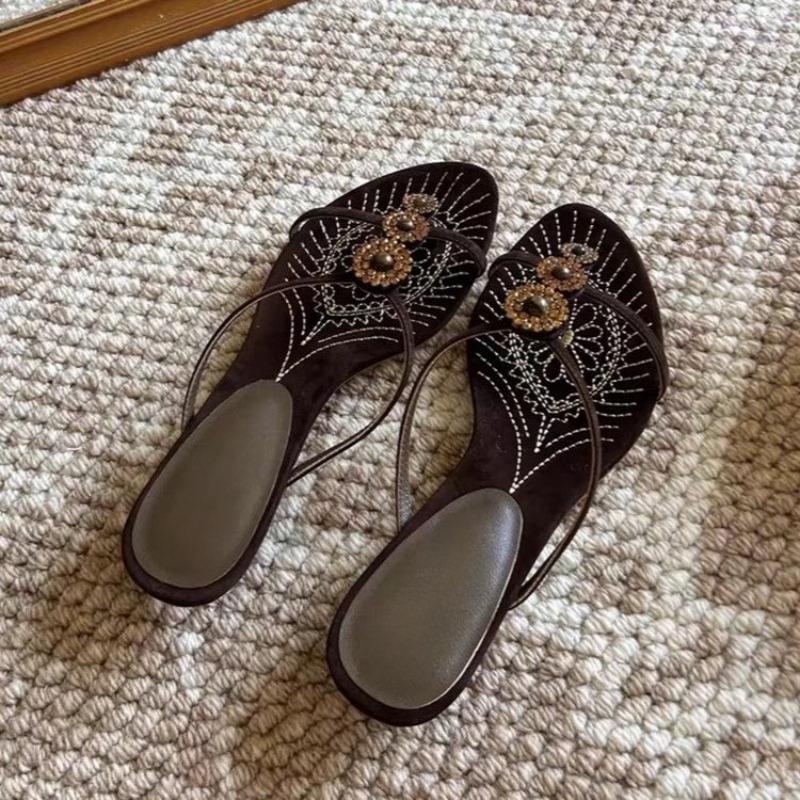 Flip Flops Summer New Round Toe Rhinestone Buckle Soft Sole Non-slip Wear-resistant Low Heel Shoes