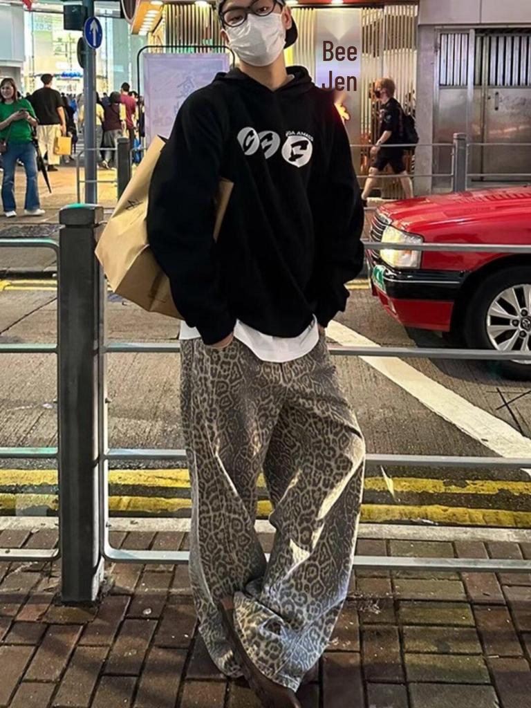 Calças Jeans Unisex Americanas Retrô com Estampa de Leopardo de Pernas Largas