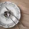 Piatto in ceramica grigia vintage, stile europeo, piatti per cibo occidentale, piatti da portata, piatti per dolci, arte per la casa, stoviglie