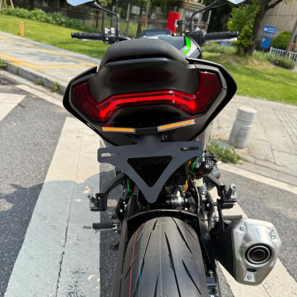 Compatible with Z900 2025 Z900 License Plate Holder with LED Turn Light Short Tail Motorcycle Integrated License Plate Holder Turn Signal Fender