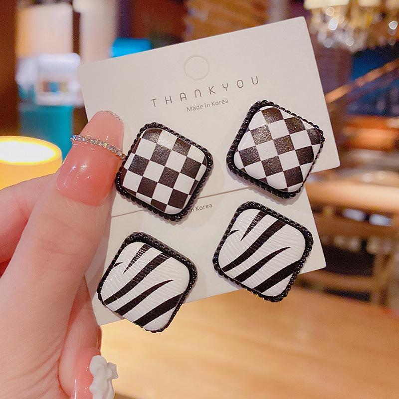 S925 Silver Retro Checkerboard Square & Heart Earrings - Trendy High-End Design for Women