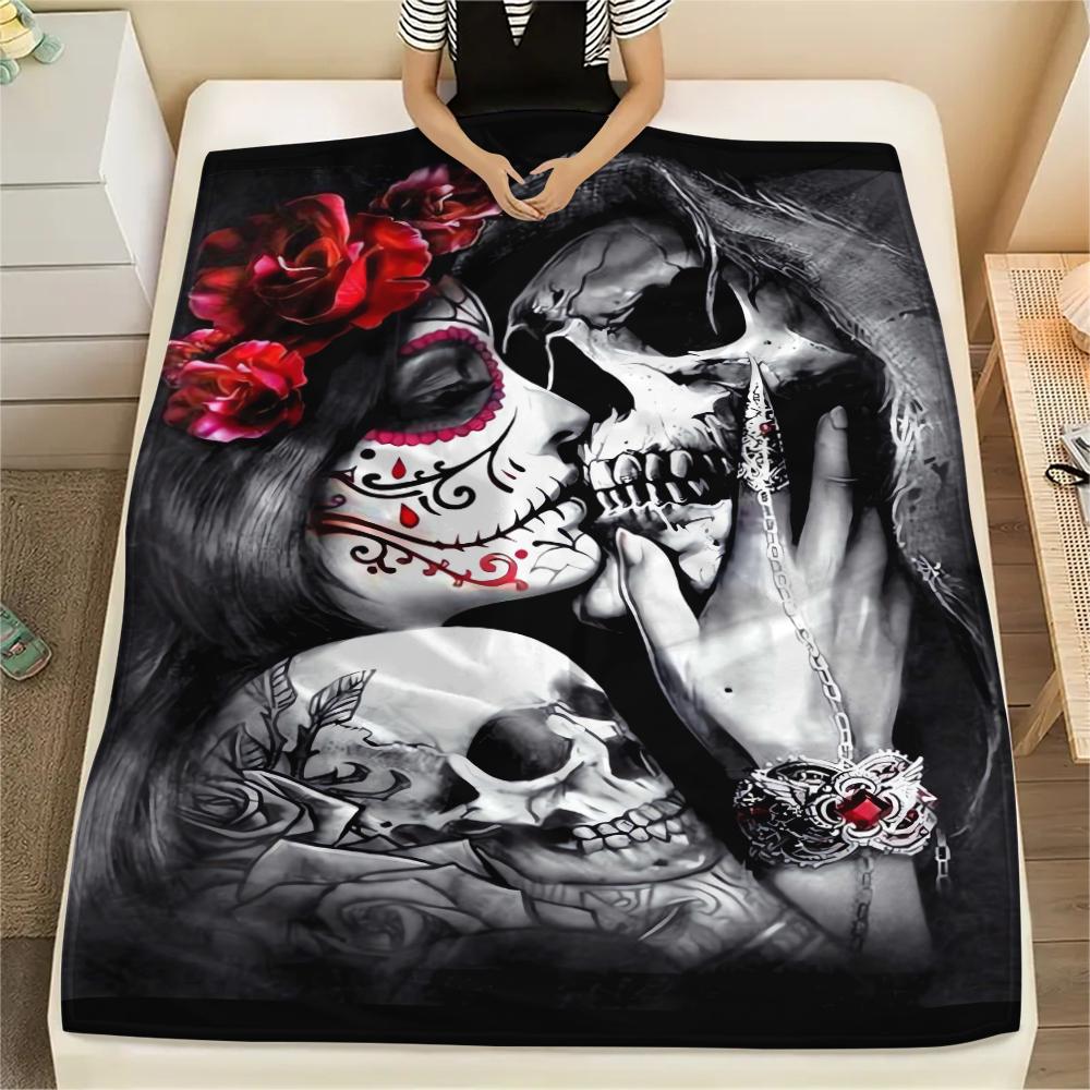 1Pc Skull Couple Print Flannel Blanket, High quality Comfortable for All Seasons, Home Decor, Warmth and Comfort, Perfect for Christmas Gifts