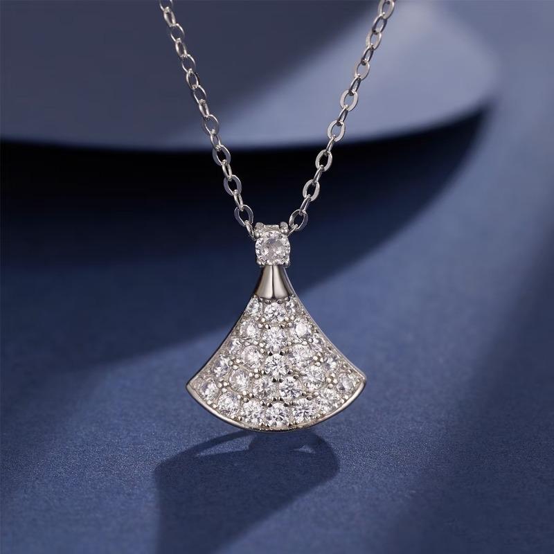 White Fritillary Small Skirt Fan Necklace Women's K Rose Gold Red Agate Light Luxury Full Diamond Fan Pendant Clavicle Chain