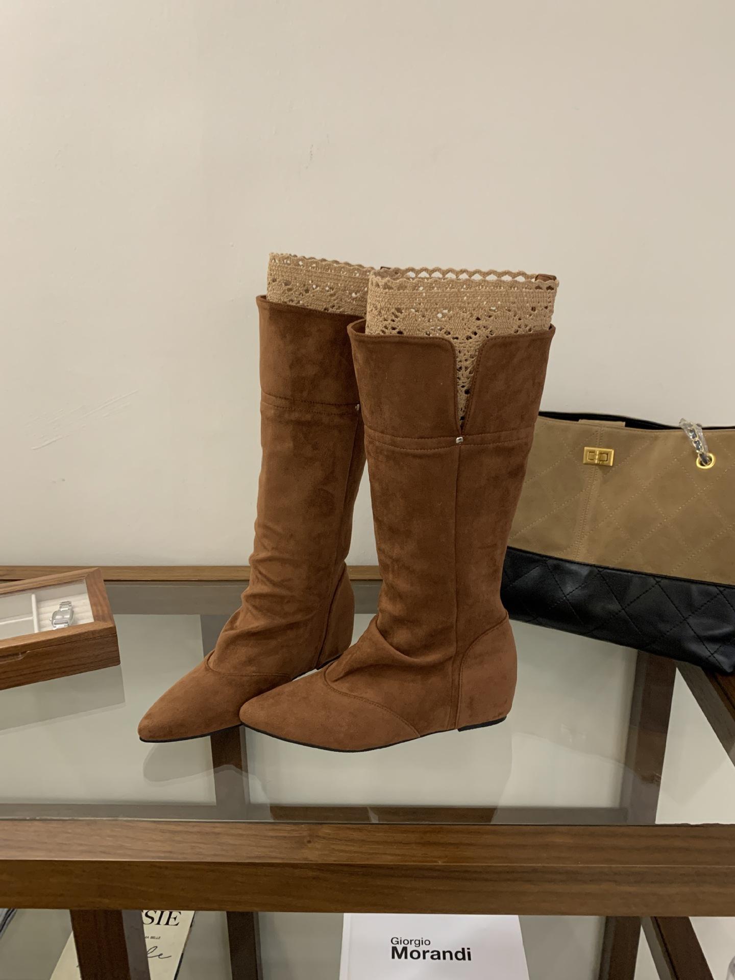 

Niche design sense 2025 autumn and winter new retro Maillard pointed high boots women 39 коричневый