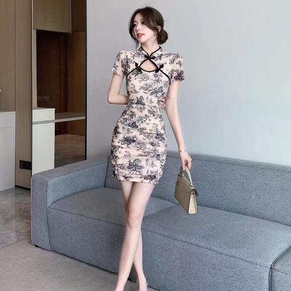 Chic Lace-Trimmed Floral Qipao Mini Dress: Elegant Button-Up, Slimming, and Hip-Hugging Style for Summer