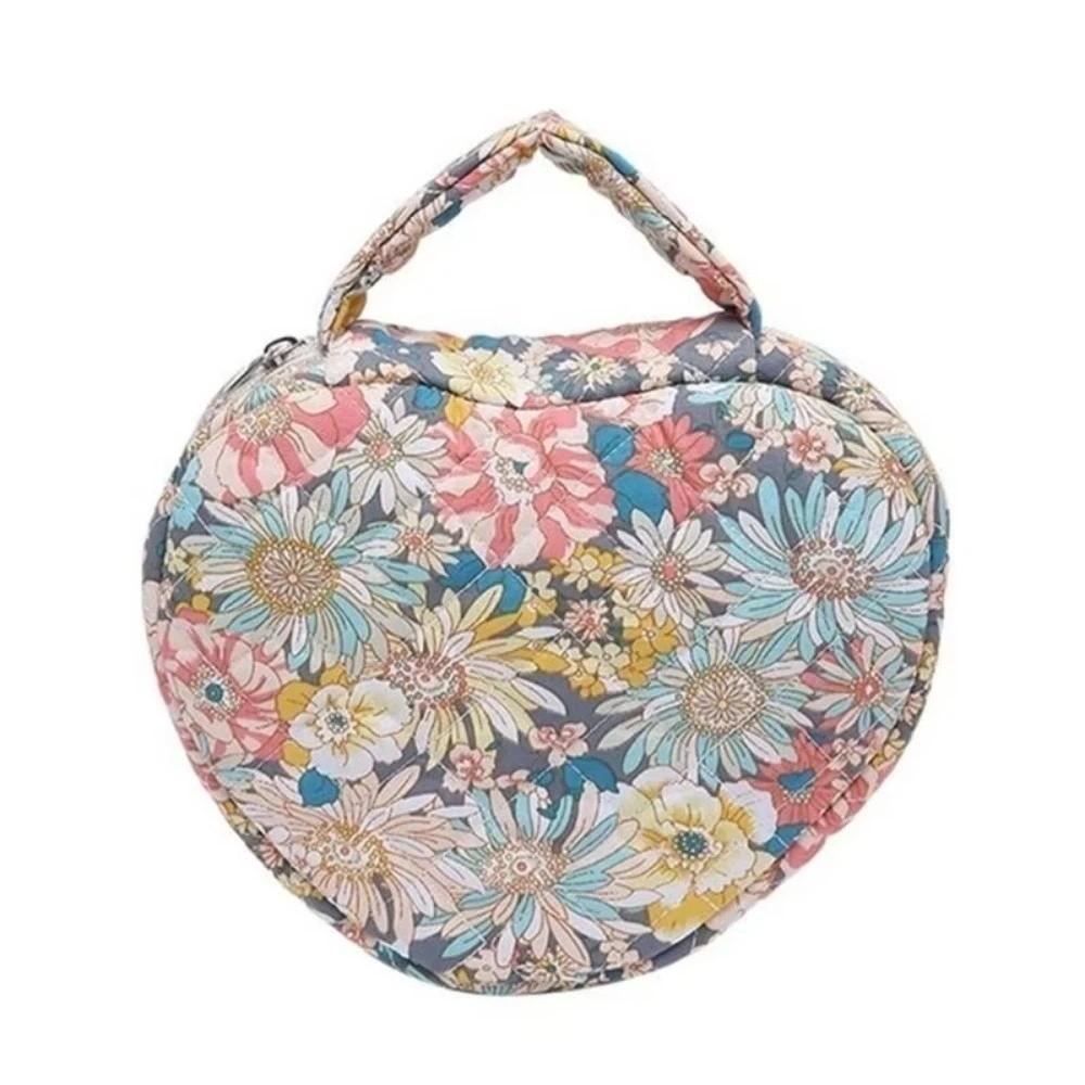 

Stylish Love Storage Bag Cute Cosmetic Organizer Heart Shaped Cosmetic Pouch Makeup Storage Style 6