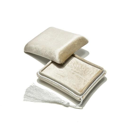 Velvet Jewelry Box Travel Jewelry Organizer with Tassel Women Jewelry Case with Compartment for Rings Bracelets