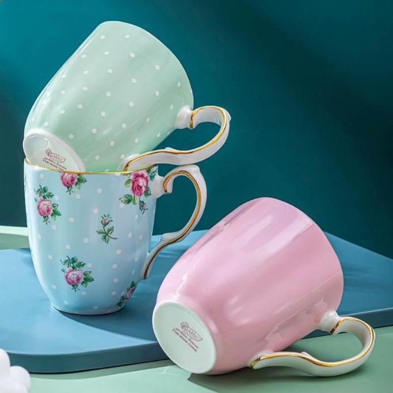 Kaffeetasse aus Keramik mit Blumenmuster, rosa und lila Blumen, handbemalt, Teetasse mit Griffen, mittlere Größe, Heißtrinktasse, 400 ml