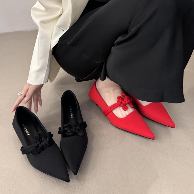 New Chinese style Chinese knot small red shoes women's 2025 spring and autumn new Mary Jane shoes red light mouth single shoes satin
