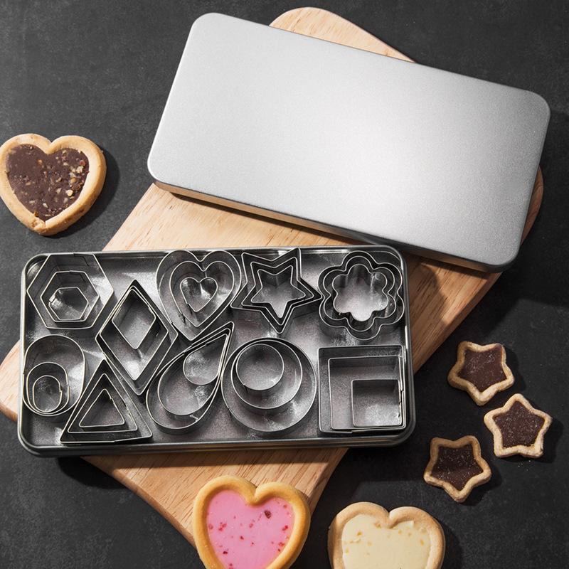 Mini Cookie Cutter Set 30pcs Stainless Steel Baking Cutters DIY Fondant Cake Mold Pastry Round Heart Shaped Baking Accesories