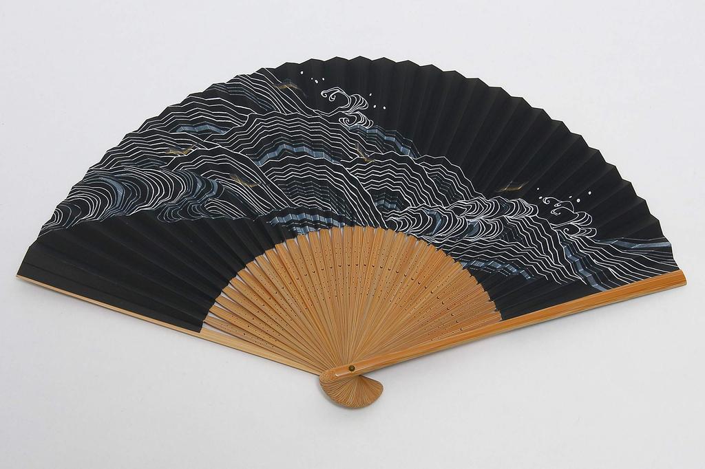fan with fan in a presentation made in featuring flowing water fish [Hasegawa] Men's Kyoto-style case, box, Japan, design.