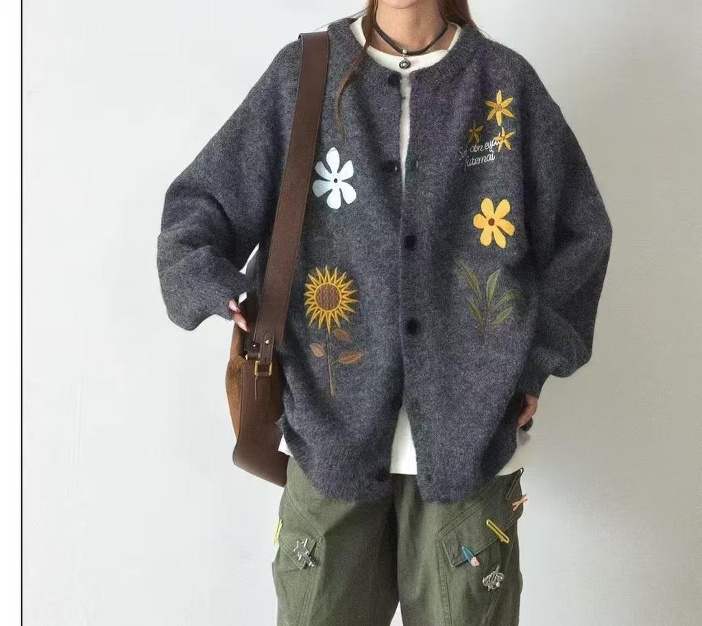 French retro fashion flower knitted cardigan autumn and winter new loose large version versatile sweater women's coat tide