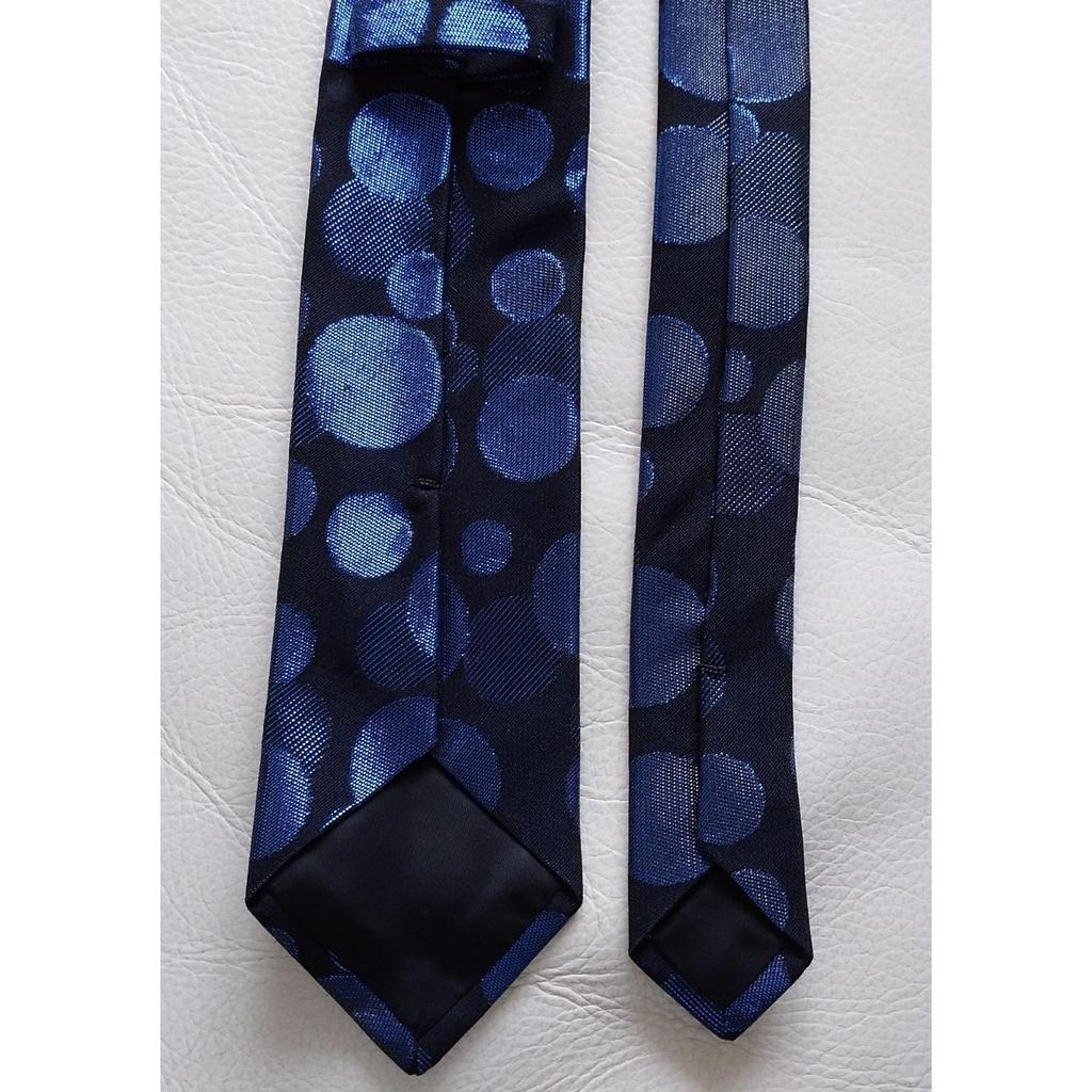 Used Irregular dot woven tie in metallic cobalt blue, using lacquered silk thread