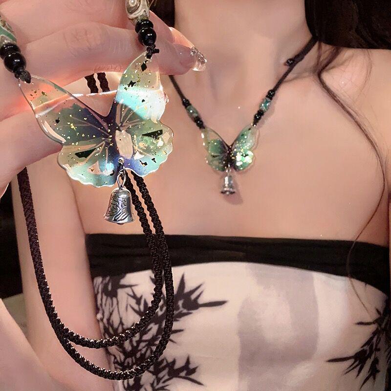 

Green Butterfly Ethnic Zen Necklace: Natural Stone Clavicle Chain for Women
